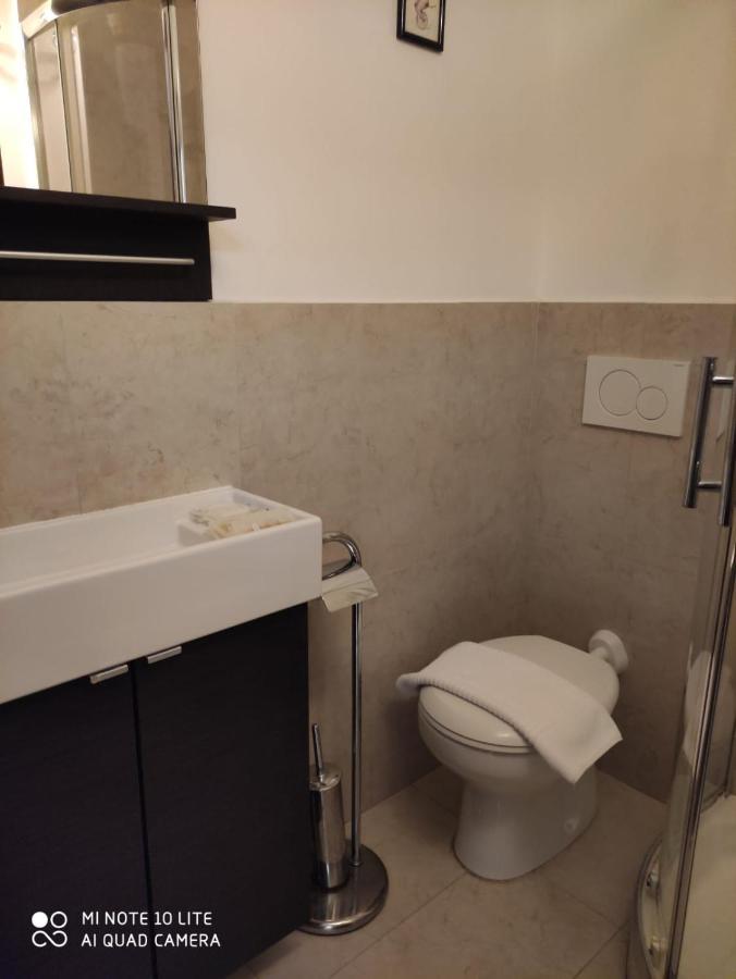Conte Guesthouse Rome Bagian luar foto