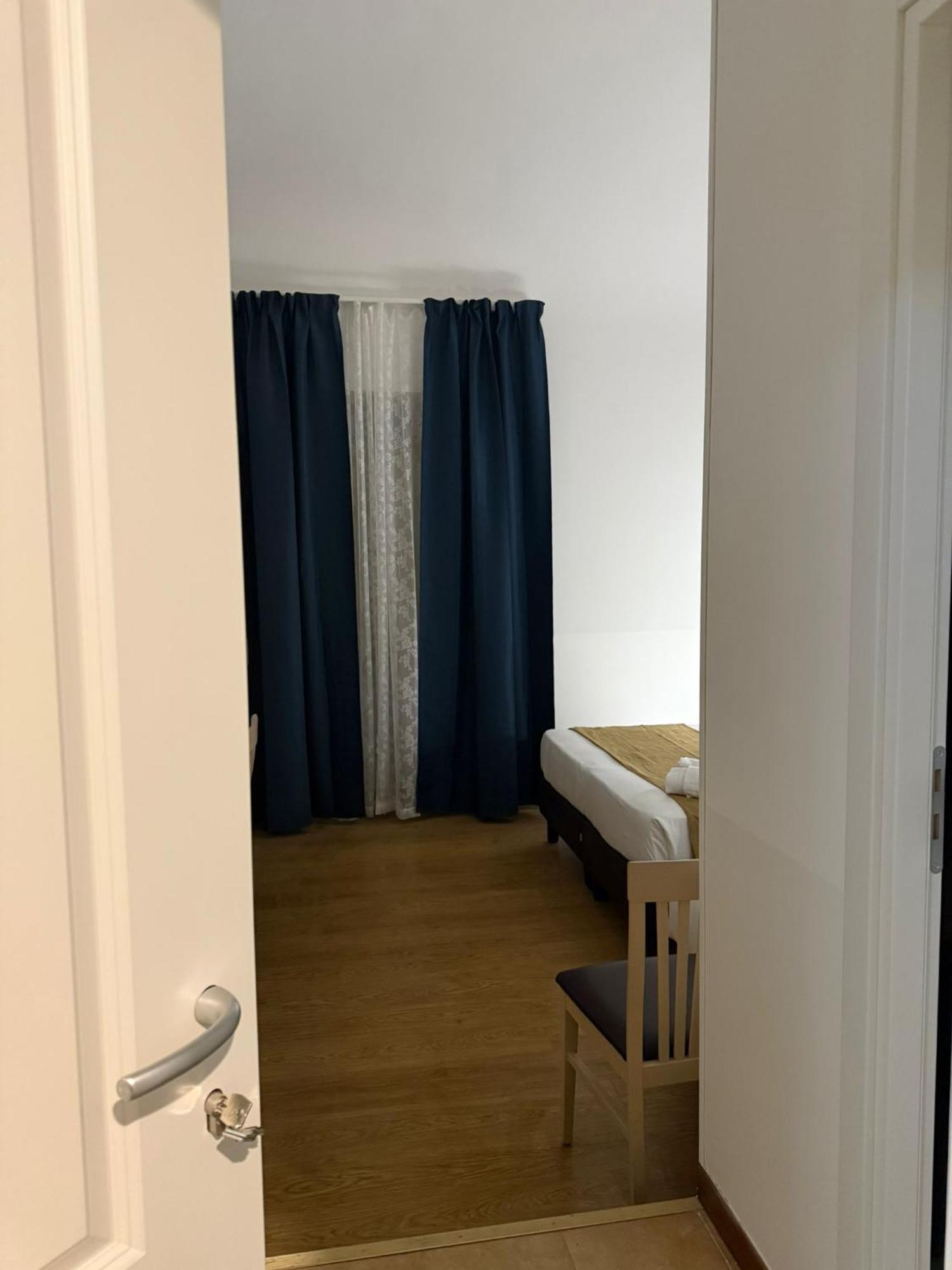 Conte Guesthouse Rome Bagian luar foto