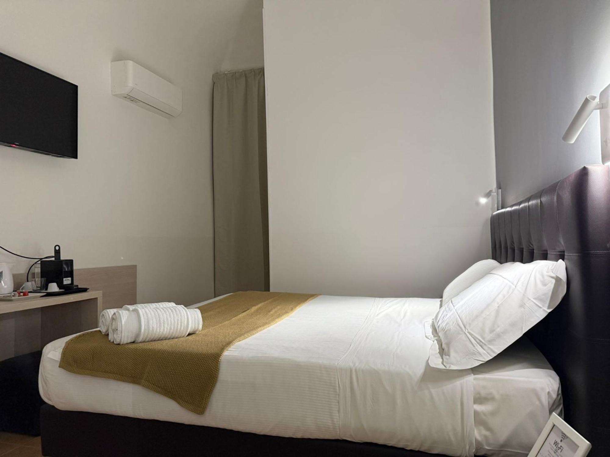 Conte Guesthouse Rome Bagian luar foto
