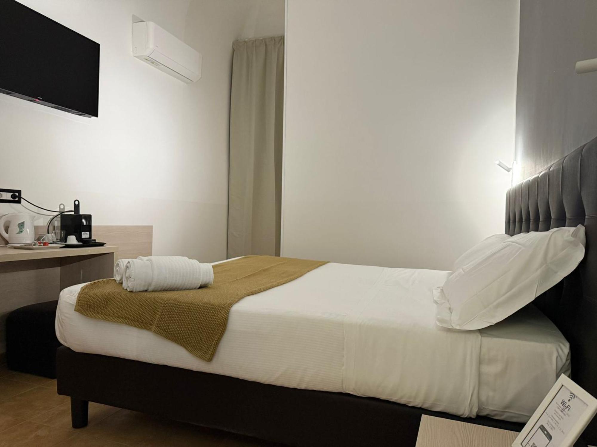 Conte Guesthouse Rome Bagian luar foto