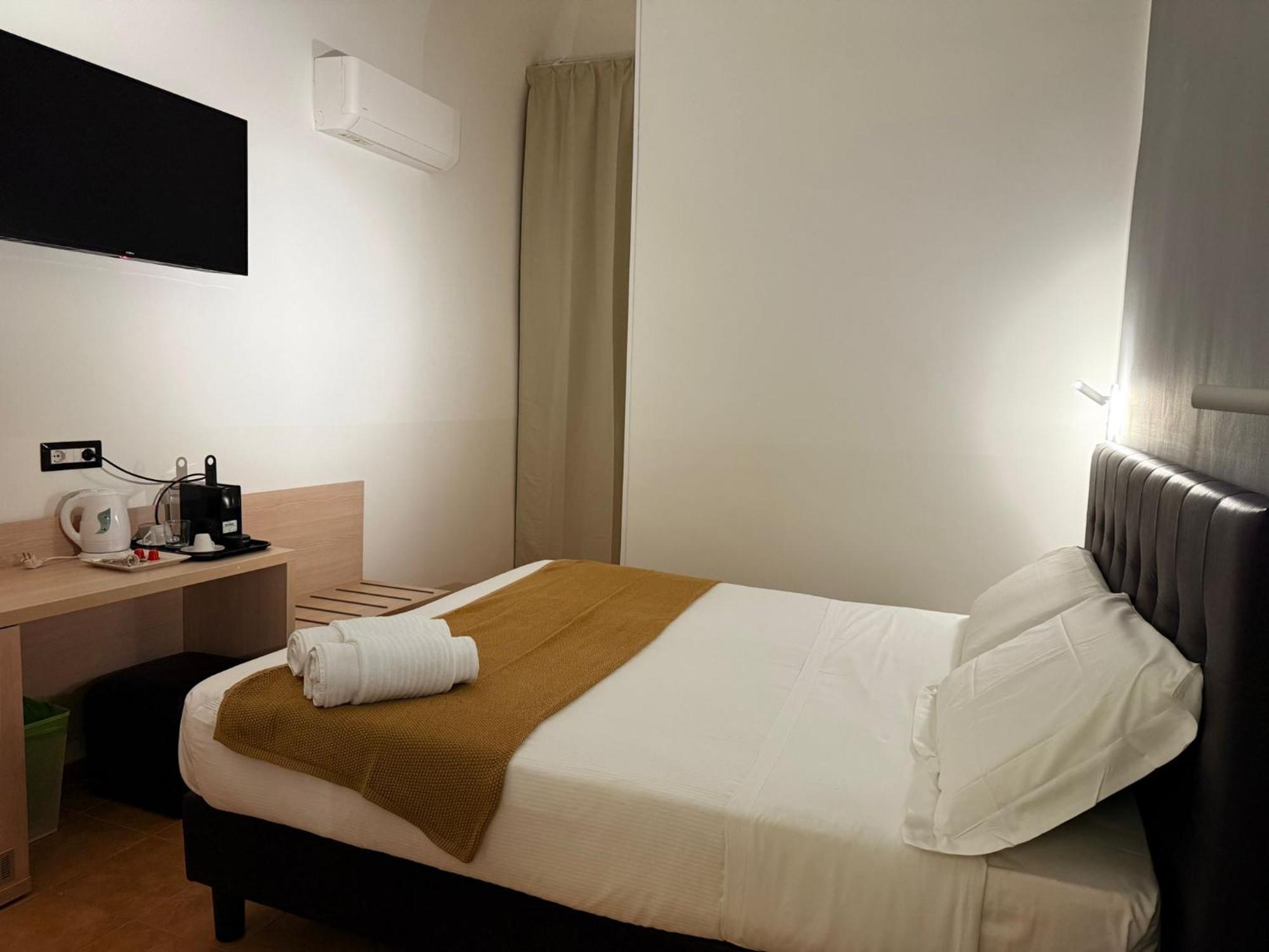 Conte Guesthouse Rome Bagian luar foto