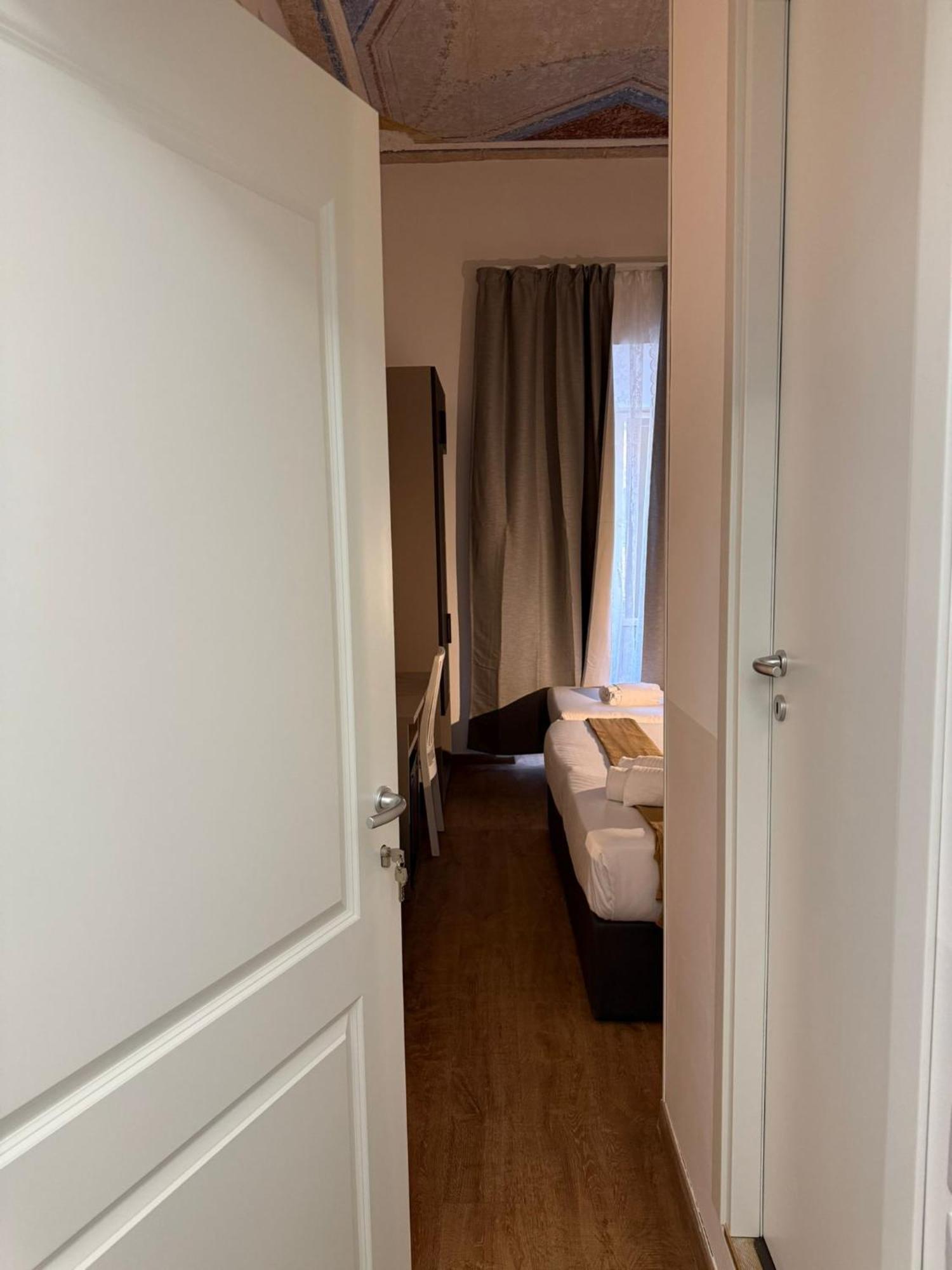 Conte Guesthouse Rome Bagian luar foto