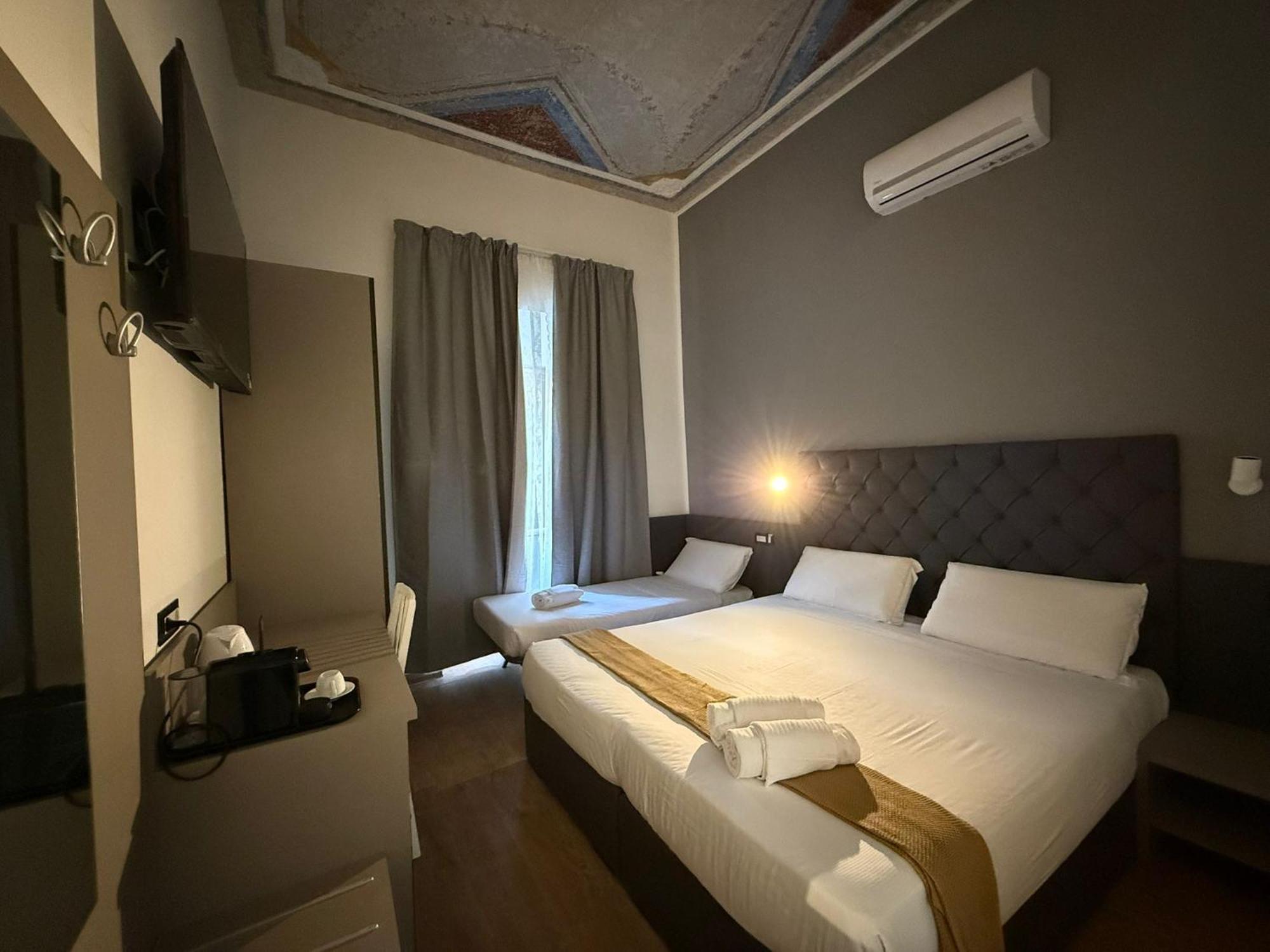 Conte Guesthouse Rome Bagian luar foto