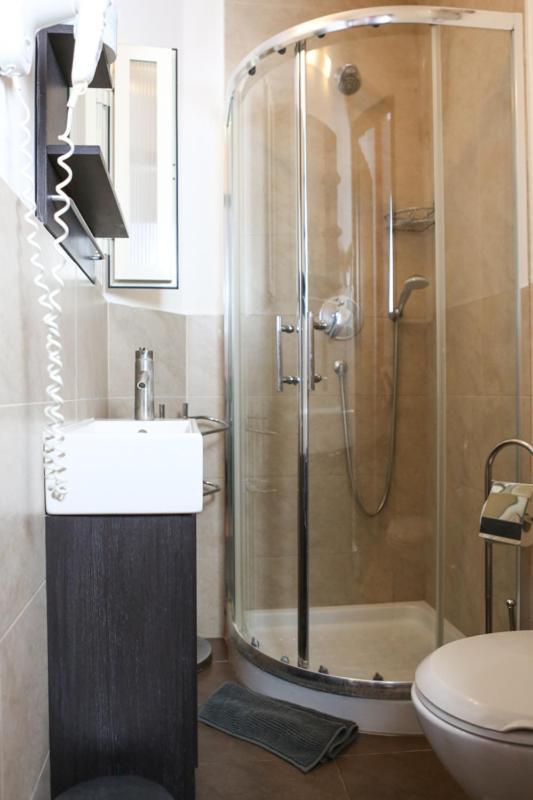 Conte Guesthouse Rome Bagian luar foto